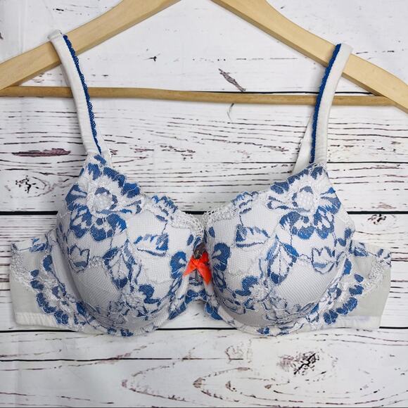 Victoria's Secret body by Victoria perfect coverage blue white lace - Picture 1 of 15